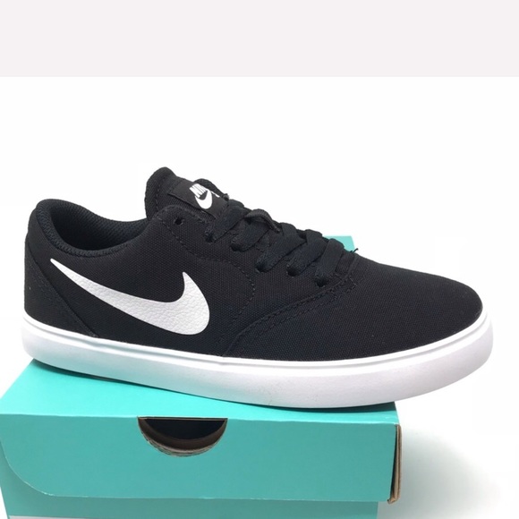 nike check canvas skateboarding sneaker